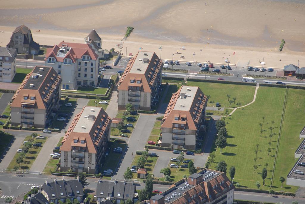 Lagrange Vacances Les Residences Villers-sur-Mer Exteriör bild